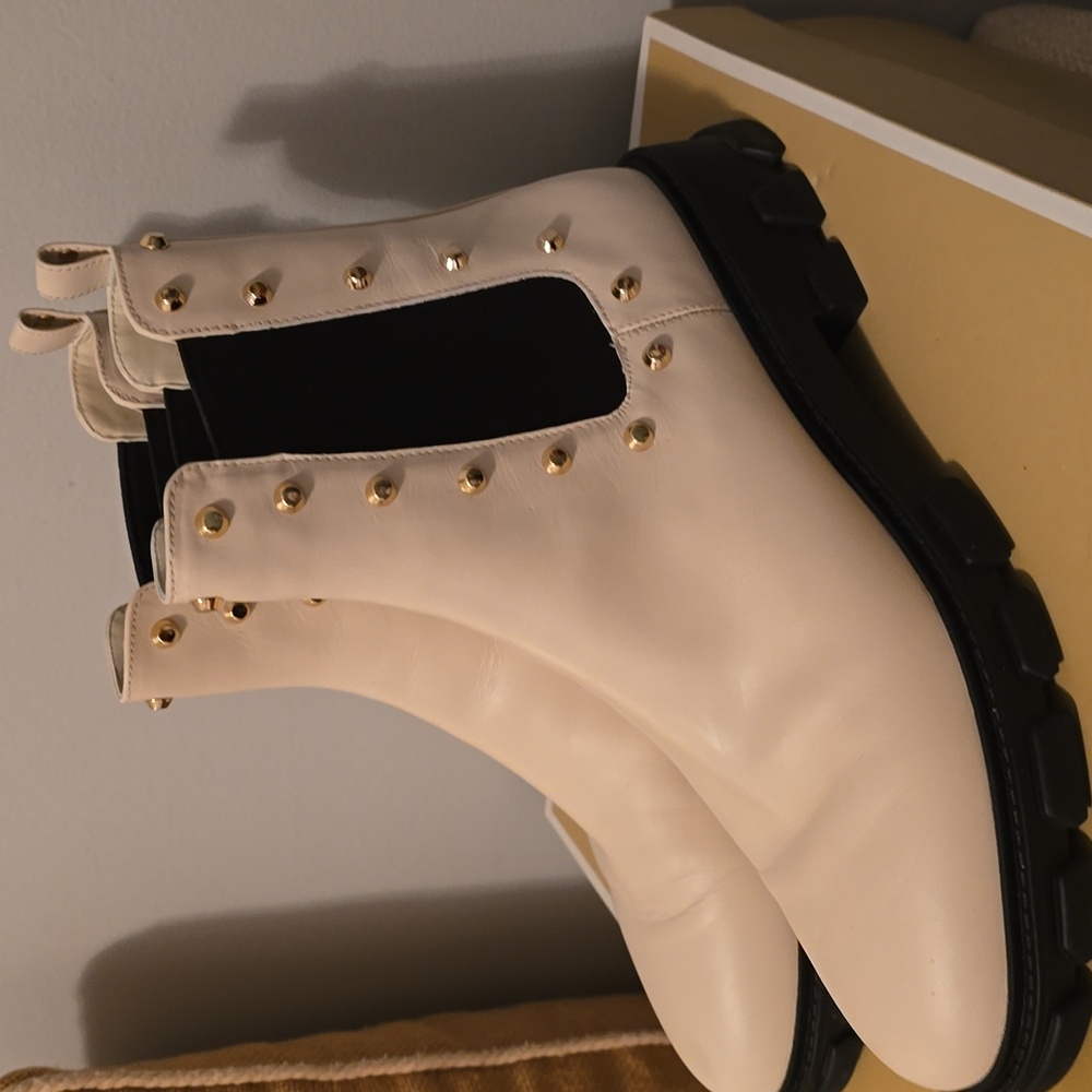 Michael Kors Chelsea boots